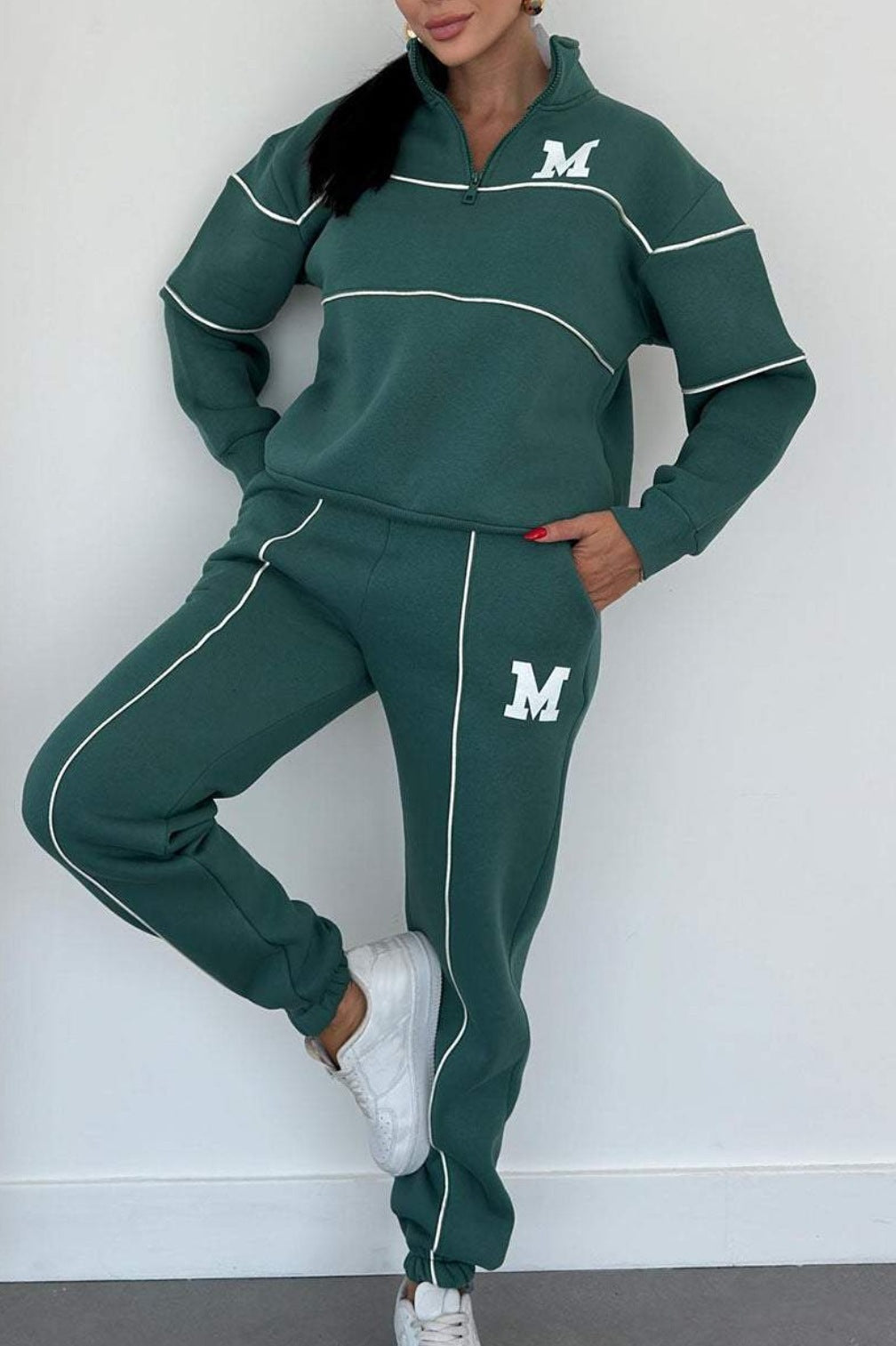 Women's 2-Piece Sweatsuit Set – Pullover Sweatshirt & Baggy Sweatpants with Pockets, Casual Lounge Outfit